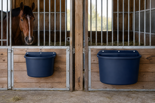 18-Quart vs 20-Quart Flat-Back Horse Buckets: Which Size Fits Your Barn?