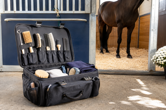 What Belongs in a Horse Show Grooming Tote? The Useful-Only Packing List