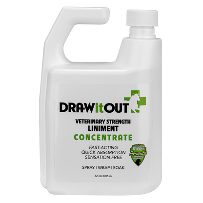 Linimento concentrado para caballos Draw It Out® de 32 oz: rocíe, envuelva o remoje para un alivio rápido del dolor equino.