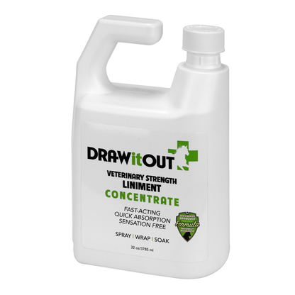 Linimento concentrado para caballos Draw It Out® de 32 oz: rocíe, envuelva o remoje para un alivio rápido del dolor equino.